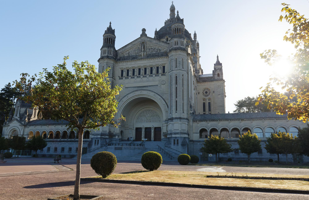 Visite de Lisieux, Guide Lisieux